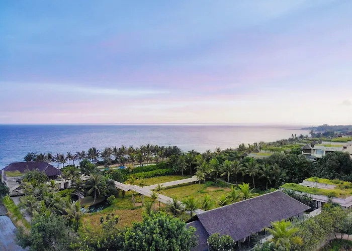 Resort Komaneka At 5*